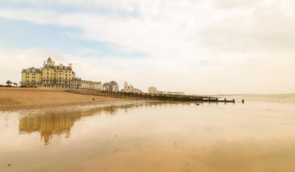 イーストボーン Beautiful Victorian Terraced Houseヴィラ エクステリア 写真